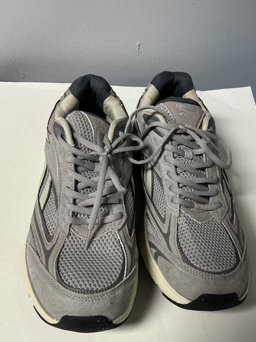 Reebok Classic Leather Mesh Sneakers Shades of Gray Size 13 Medium.